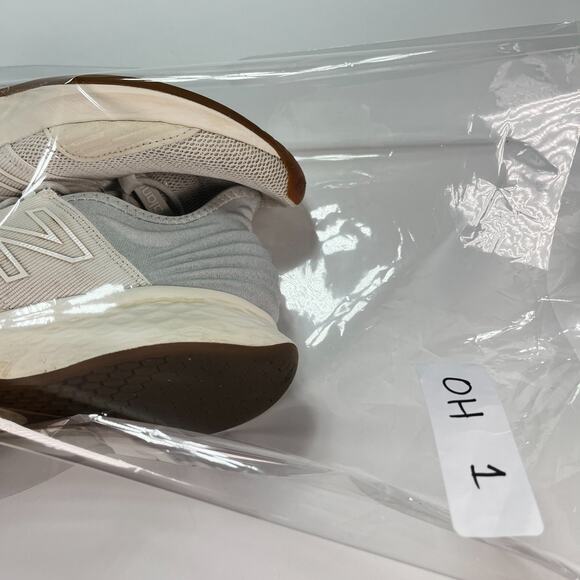 New Balance Fresh Foam Roav White Gray Lightweight Running Shoes Womens Size 6.5 - Picture 11 of 11